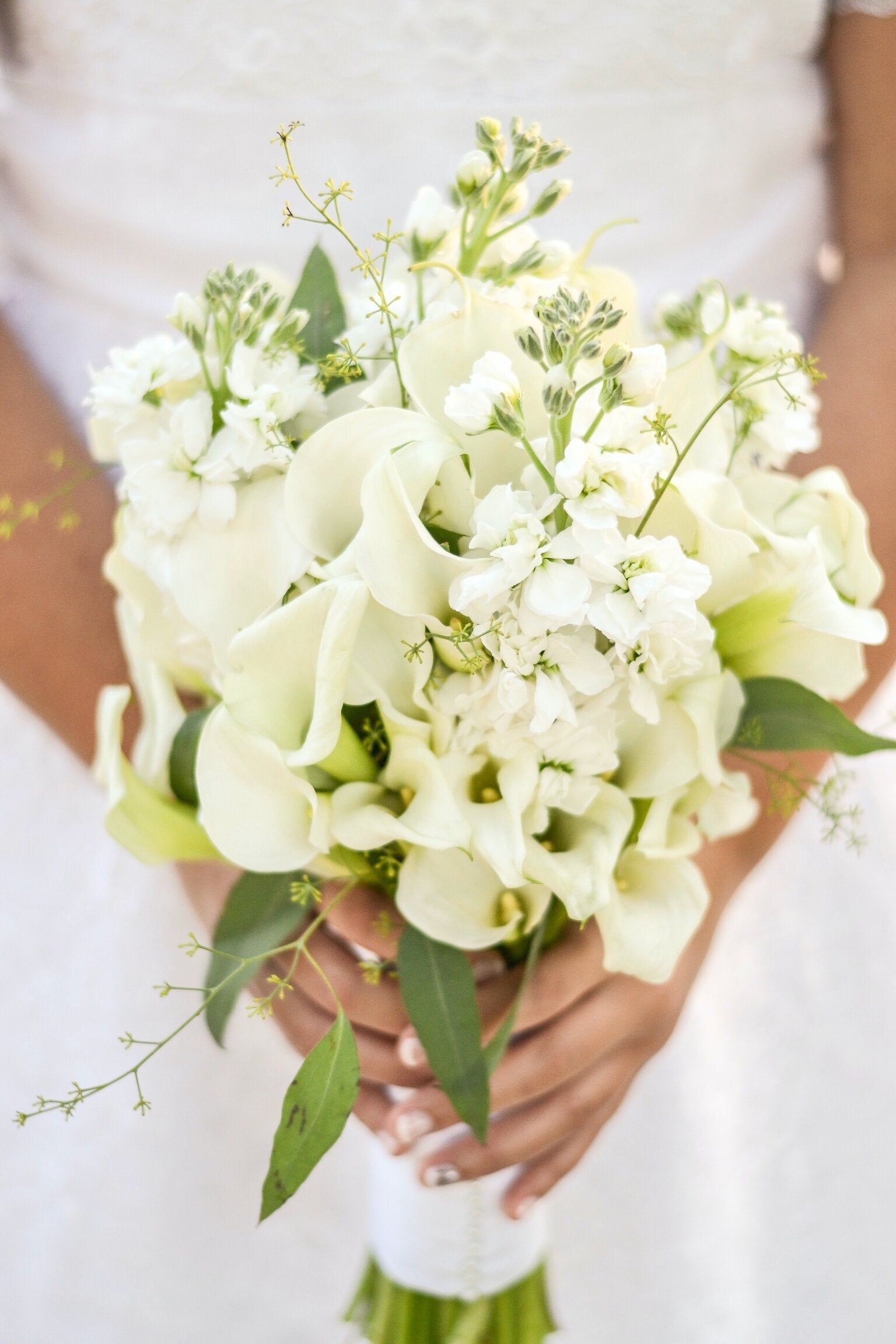 8 Pretty & Romantic Flowers to Add to Your Wedding Bouquet
